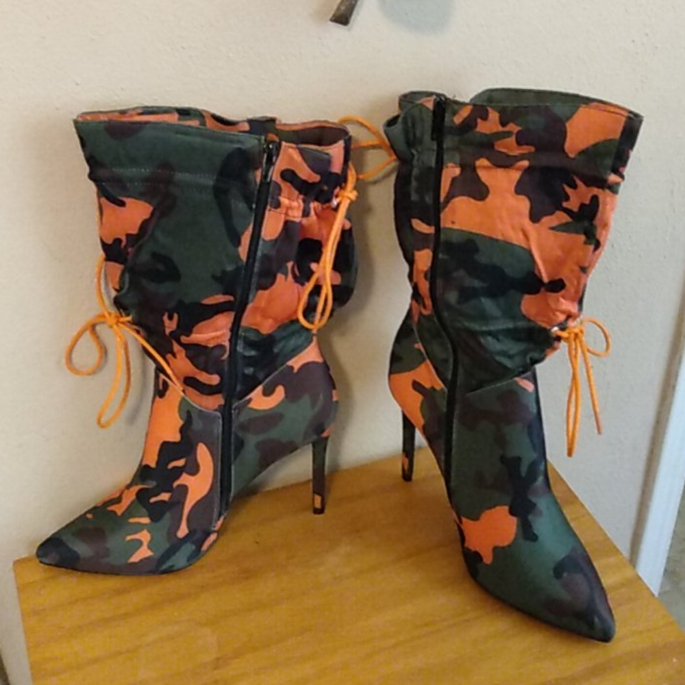Fatigue orange stilleto boots